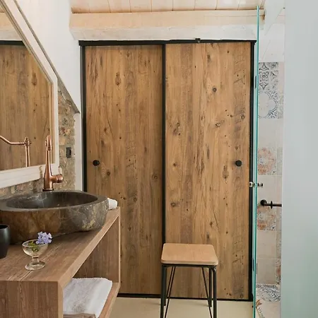 Agion Apostolon Loft! *